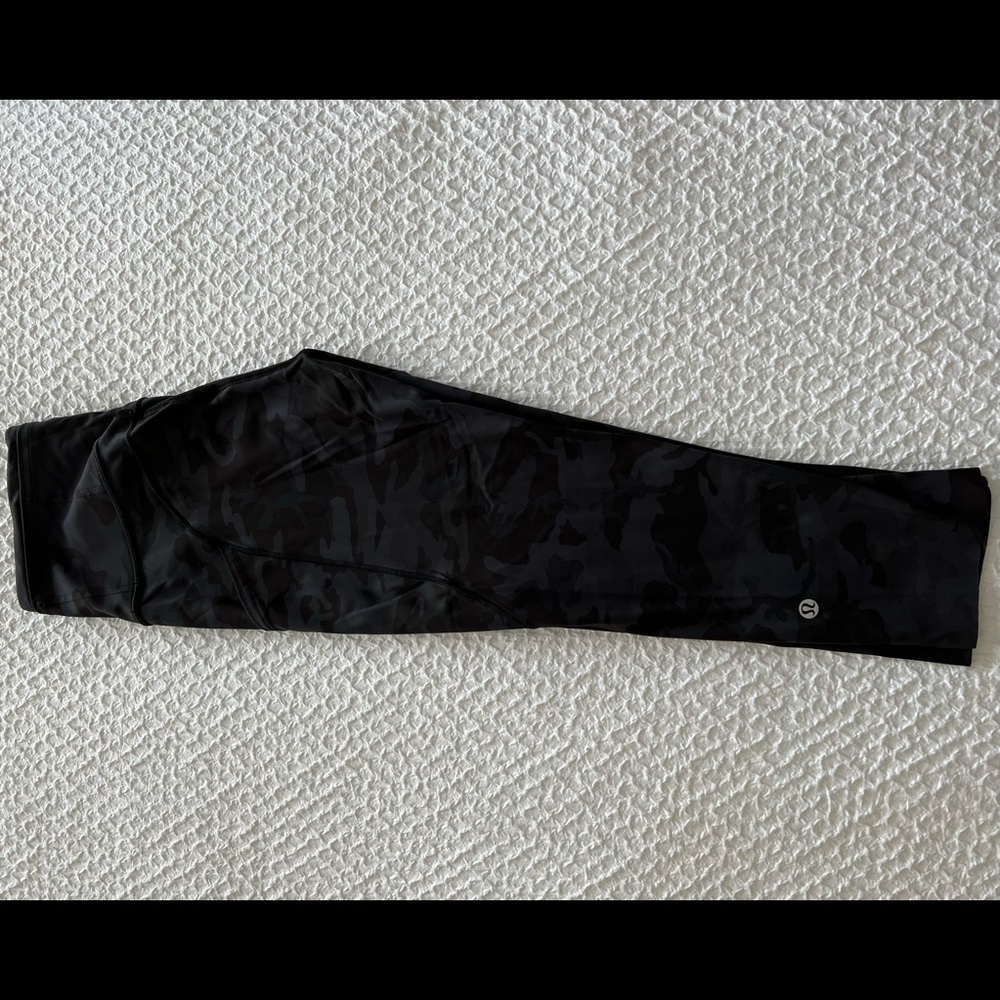 Lululemon Cropped Fast and Free Leggings